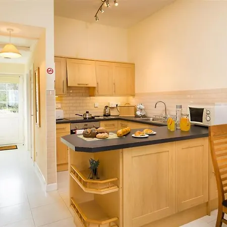 Riverside Cottages No 2 Апартаменты *