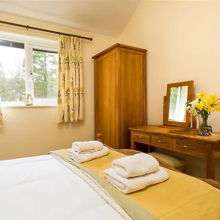 Апартаменты Riverside Cottages No 2 *