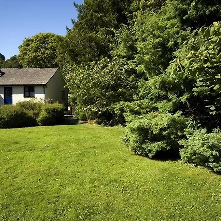 Riverside Cottages No 2 *