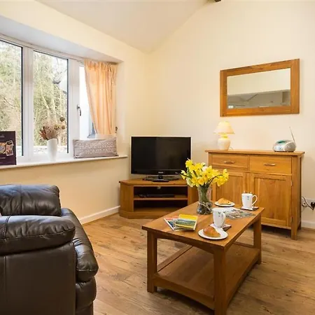 Riverside Cottages No 2 Апартаменты Эмблсайд